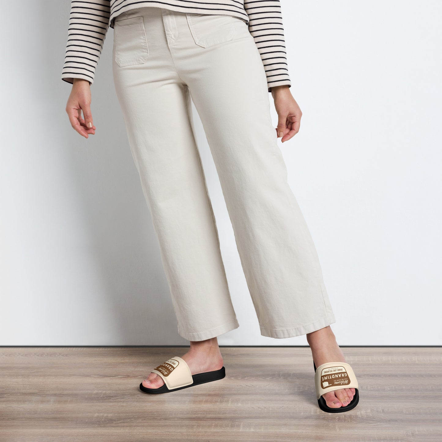 ON GRANDTIME Custom National Forest Design on comfy Women's slides