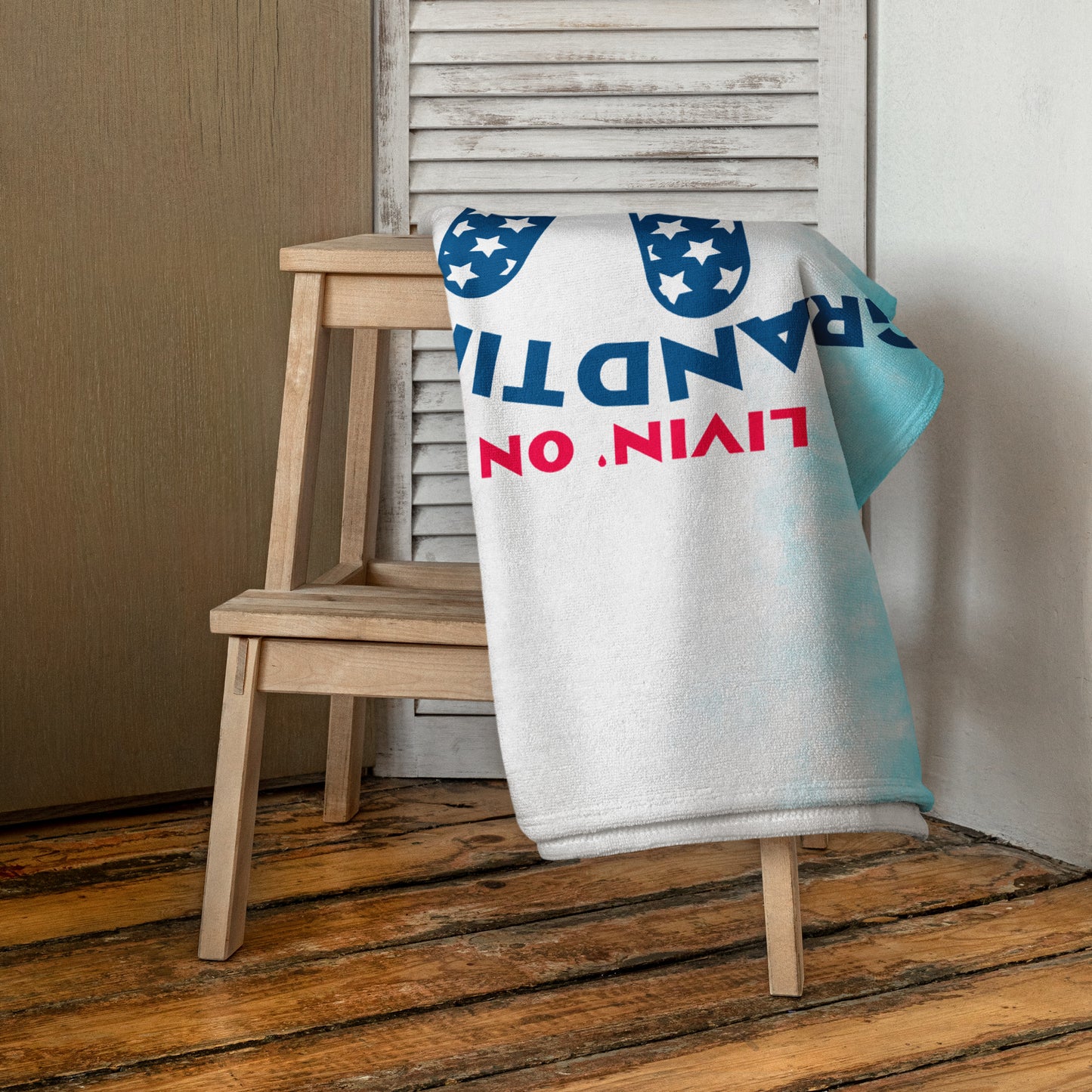 LIVIN' ON GRANDTIME Patriotic Peace towel